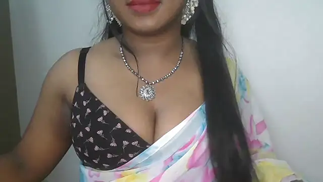 Snapshot of Dhiyapink chatting on November 21, 5:23 pm Dhiyapink online show from November 21, 5:23 pm