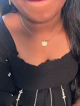 Snapshot of Dhiyapink chatting on March 21, 11:47 am Dhiyapink online show from March 21, 11:47 am