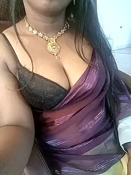 Snapshot of Dhiyapink chatting on March 2, 4:46 am Dhiyapink online show from March 2, 4:46 am