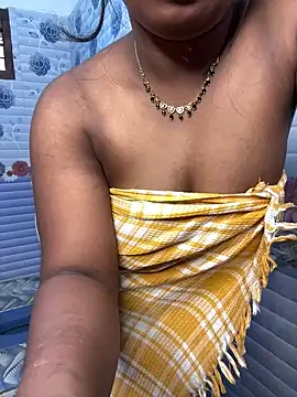 Dhiyapink online show from February 8, 12:39 pm