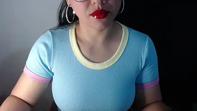 Snapshot of lizbodu chatting on April 22, 11:00 pm lizbodu online show from April 22, 11:00 pm
