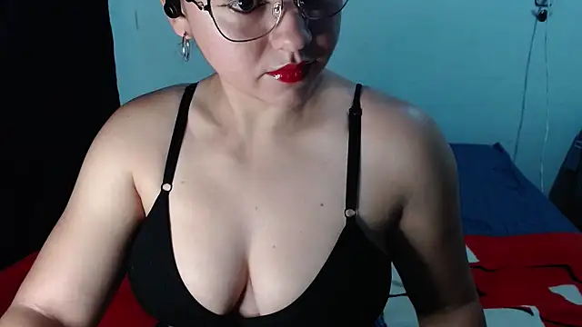 Snapshot of lizbodu chatting on February 4, 10:49 pm lizbodu online show from February 4, 10:49 pm