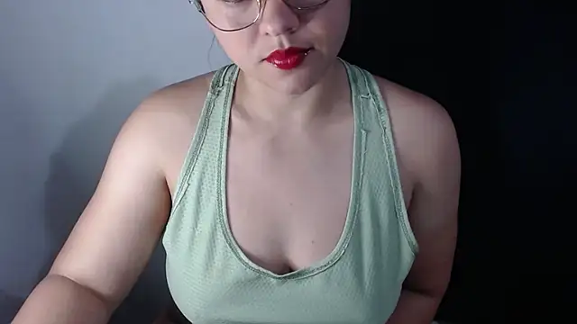 Snapshot of lizbodu chatting on May 3, 2:38 am lizbodu online show from May 3, 2:38 am