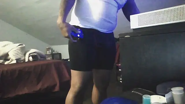 Snapshot of ReeferMadness59 chatting on February 3, 6:40 am ReeferMadness59 online show from February 3, 6:40 am