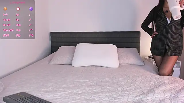 thinysweet online show from February 19, 12:57 pm