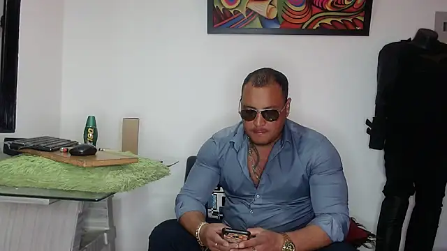 Snapshot of hardrock982 chatting on May 9, 1:36 pm hardrock982 online show from May 9, 1:36 pm