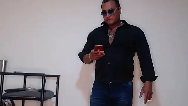 Snapshot of hardrock982 chatting on November 28, 2:28 pm hardrock982 online show from November 28, 2:28 pm