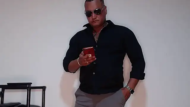 Snapshot of hardrock982 chatting on October 30, 2:25 pm hardrock982 online show from October 30, 2:25 pm