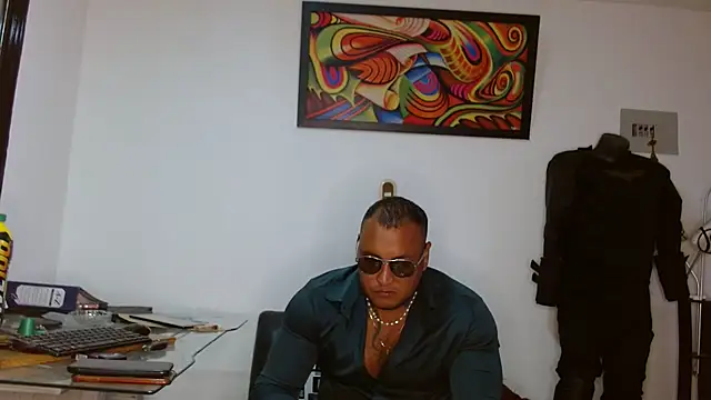 Snapshot of hardrock982 chatting on June 17, 1:10 pm hardrock982 online show from June 17, 1:10 pm