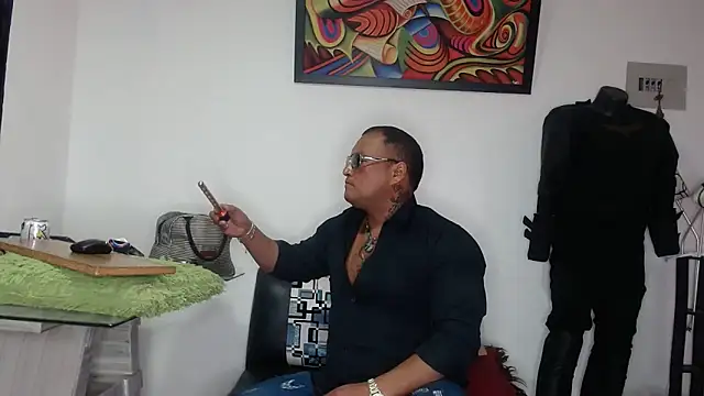 Snapshot of hardrock982 chatting on May 6, 2:54 pm hardrock982 online show from May 6, 2:54 pm