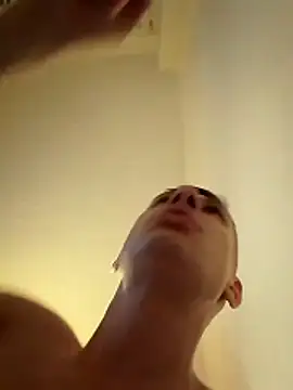 Snapshot of TJEMOKA chatting on November 17, 12:03 am TJEMOKA online show from November 17, 12:03 am