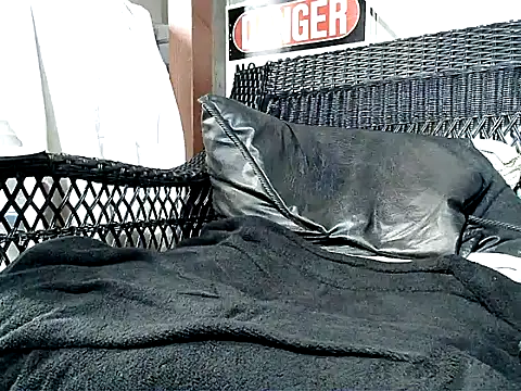 HungHawaiian808xh online show from October 31, 11:00 pm