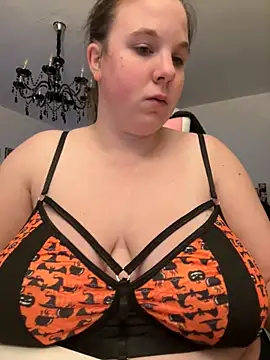 Snapshot of AureliaWinter chatting on October 30, 7:00 pm AureliaWinter online show from October 30, 7:00 pm