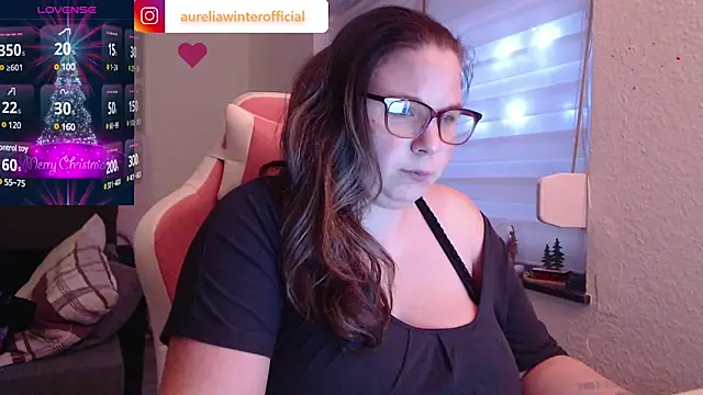 Snapshot of AureliaWinter chatting on December 2, 3:42 pm AureliaWinter online show from December 2, 3:42 pm
