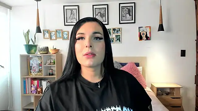 naty pink online show from March 14, 4:35 pm