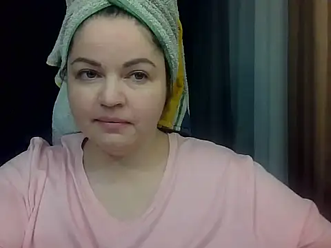 Snapshot of cute__cherry chatting on February 1, 7:01 pm cute cherry online show from February 1, 7:01 pm