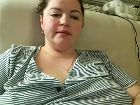 Snapshot of cute__cherry chatting on February 12, 11:41 pm cute  cherry online show from February 12, 11:41 pm