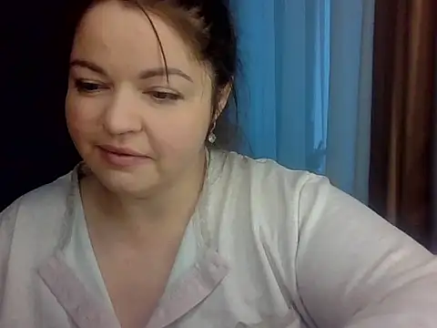 Snapshot of cute__cherry chatting on January 10, 12:33 pm cute cherry online show from January 10, 12:33 pm