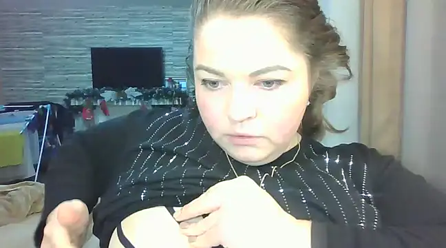 Snapshot of cute__cherry chatting on February 7, 3:52 pm cute  cherry online show from February 7, 3:52 pm