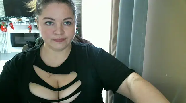 Snapshot of cute__cherry chatting on February 11, 10:47 am cute  cherry online show from February 11, 10:47 am