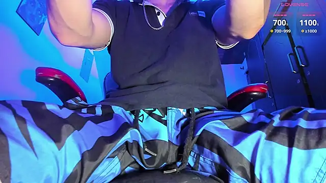 Alex smith00 online show from March 7, 3:35 am