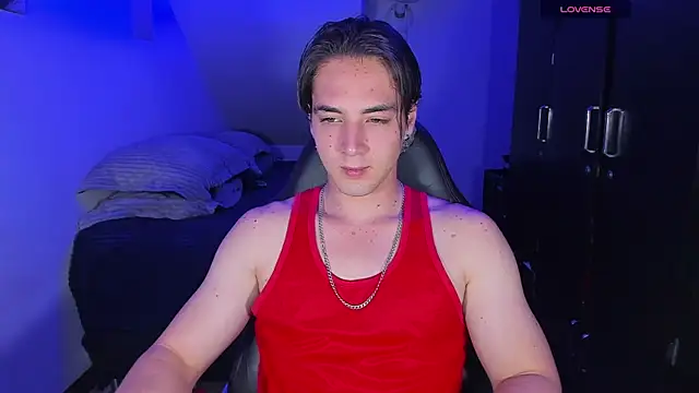 Snapshot of Alex_smith00 chatting on September 20, 1:43 am Alex smith00 online show from September 20, 1:43 am