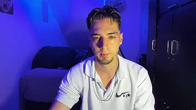 Alex smith00 online show from February 9, 6:17 pm