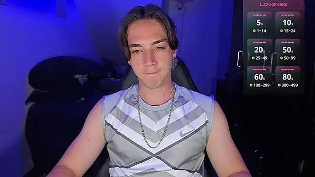 Snapshot of Alex_smith00 chatting on September 15, 12:44 am Alex smith00 online show from September 15, 12:44 am