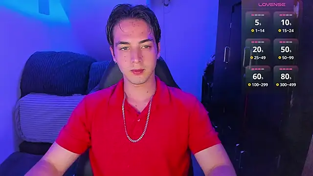 Snapshot of Alex_smith00 chatting on February 16, 1:47 am Alex smith00 online show from February 16, 1:47 am