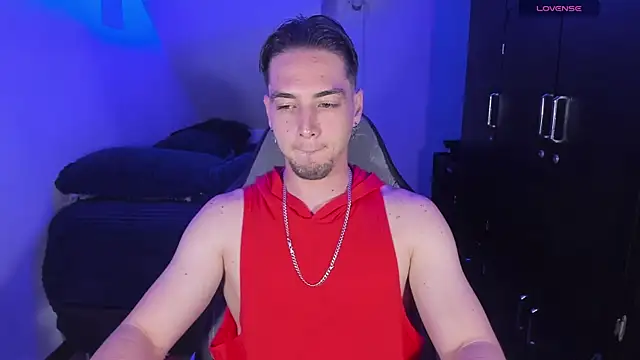 Snapshot of Alex_smith00 chatting on October 5, 9:49 pm Alex smith00 online show from October 5, 9:49 pm