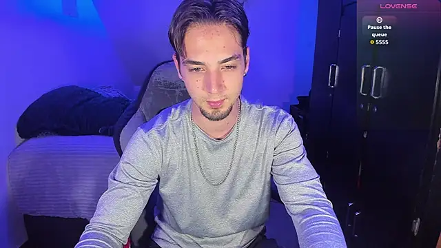 Alex smith00 online show from December 2, 9:38 pm