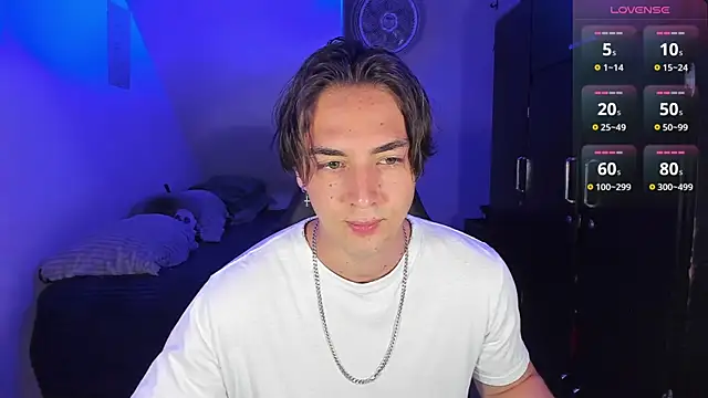 Snapshot of Alex_smith00 chatting on September 24, 1:02 am Alex smith00 online show from September 24, 1:02 am