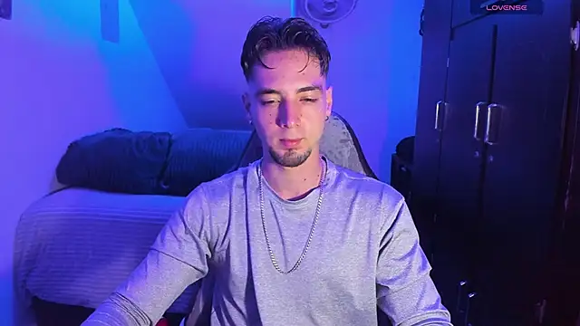 Alex smith00 online show from February 13, 4:51 pm