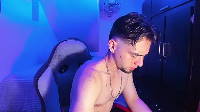 Alex smith00 online show from February 17, 3:20 pm