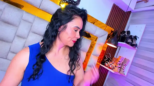 bigass monic online show from April 15, 2:50 am