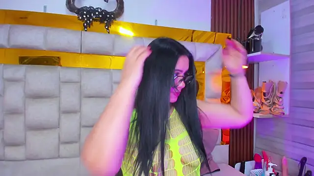 bigass monic online show from June 27, 3:01 am