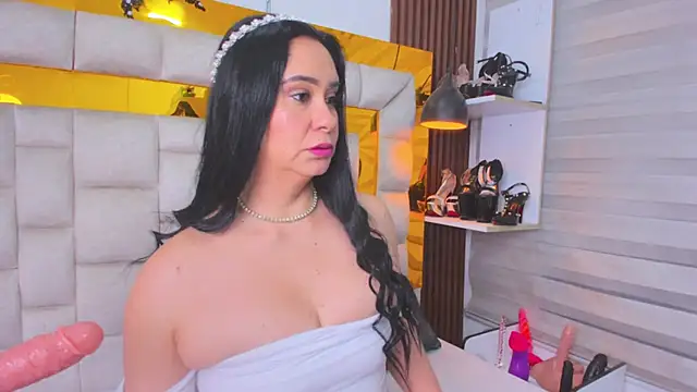 bigass monic online show from November 6, 2:15 am