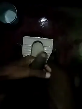 Snapshot of Erangajayawardana chatting on November 10, 1:32 am Erangajayawardana online show from November 10, 1:32 am