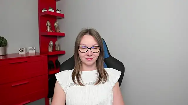 Snapshot of Cookie_zoe chatting on September 16, 5:41 am Cookie zoe online show from September 16, 5:41 am