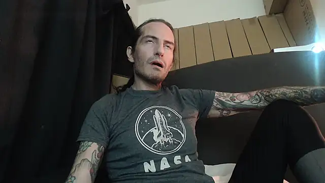 Snapshot of Bailey39 chatting on March 13, 12:05 am Bailey39 online show from March 13, 12:05 am