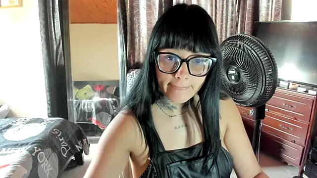 Snapshot of youth_lust69 chatting on February 5, 8:48 pm youth lust69 online show from February 5, 8:48 pm