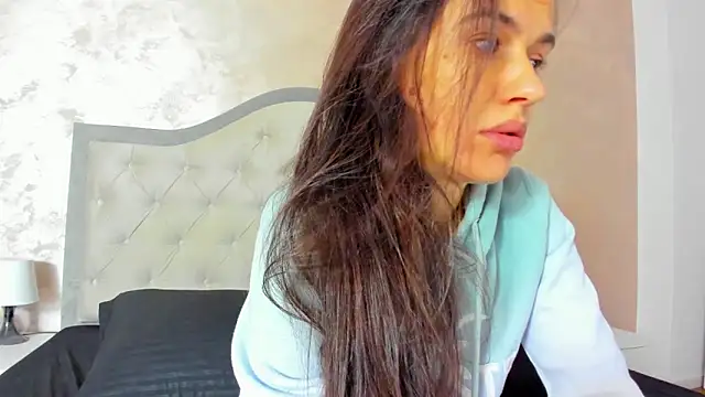 Snapshot of JennaMyers chatting on November 8, 8:23 pm JennaMyers online show from November 8, 8:23 pm