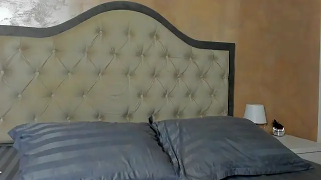 JennaMyers online show from February 26, 8:20 pm