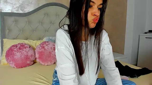 JennaMyers online show from March 20, 8:10 pm