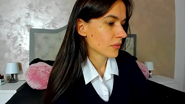 JennaMyers online show from April 9, 7:20 pm