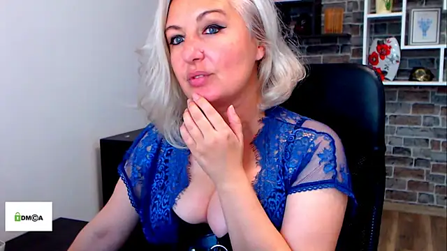 Snapshot of angel_devil_milf chatting on June 12, 11:30 am angel devil milf online show from June 12, 11:30 am