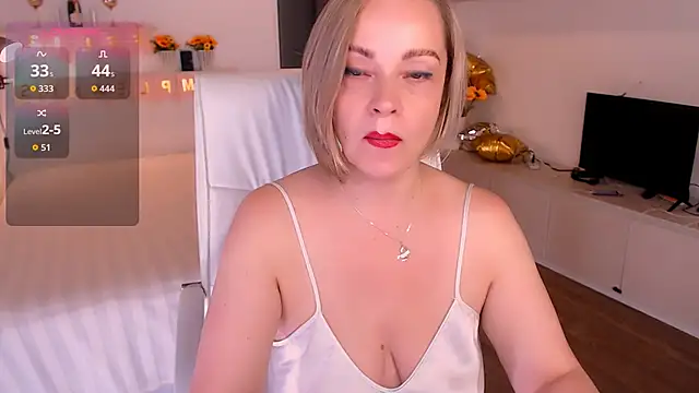 Tilly Eliot online show from November 10, 8:14 pm