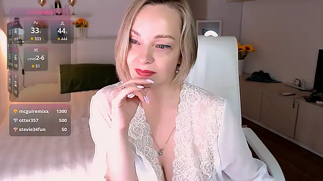 Tilly Eliot online show from September 26, 2:18 am