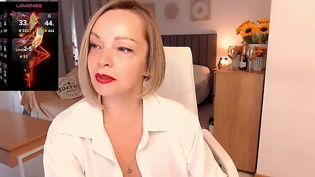 Tilly Eliot online show from March 14, 8:59 pm