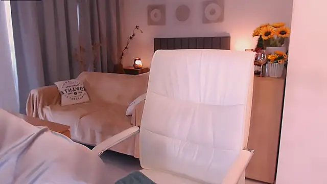 Snapshot of Tilly_Eliot chatting on January 12, 8:15 pm Tilly Eliot online show from January 12, 8:15 pm